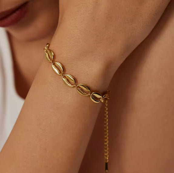 Hira Shell Bracelet