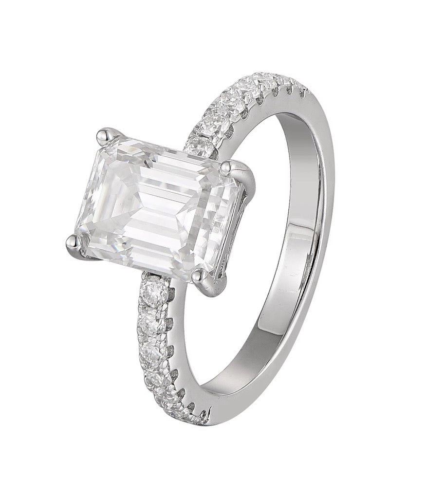 Emerald Royale Moissanite Ring (Pre-Order)