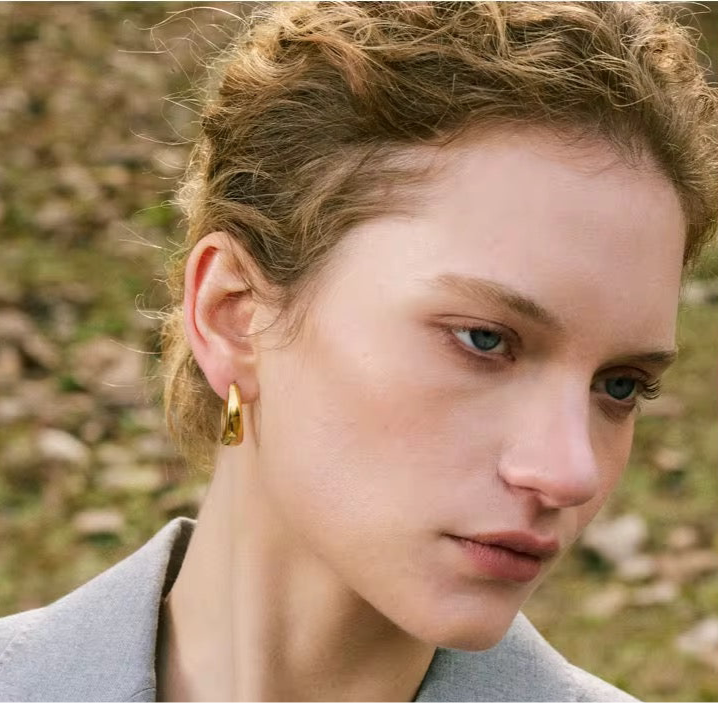 Hailey Hoop Earrings - Gold