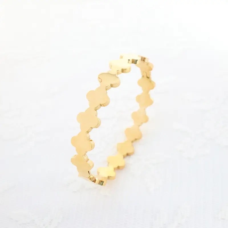 Solid Clover Bracelet