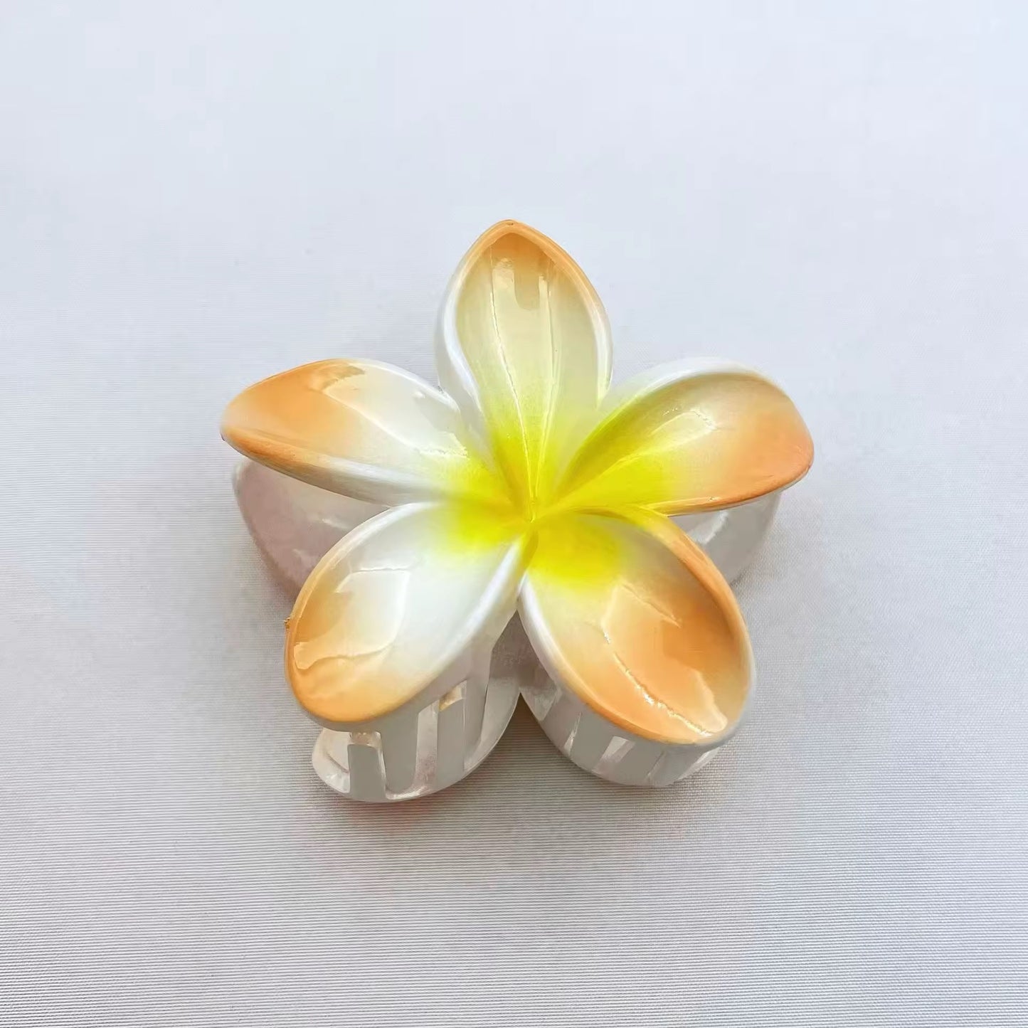 Ari Frangipani Hair Claws