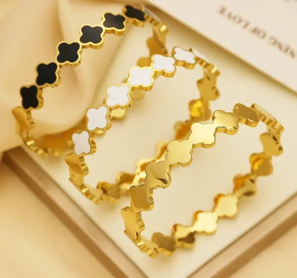 Solid Clover Bracelet