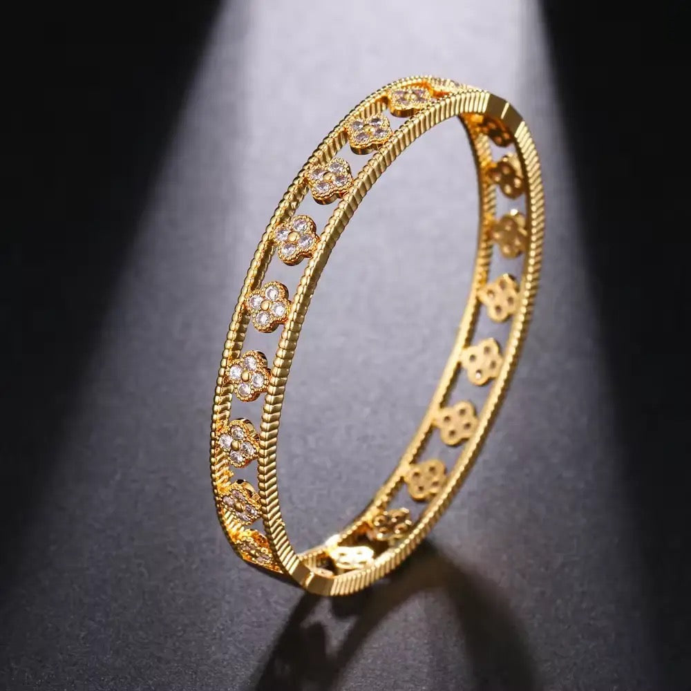 Classic Cut Clover Bracelet