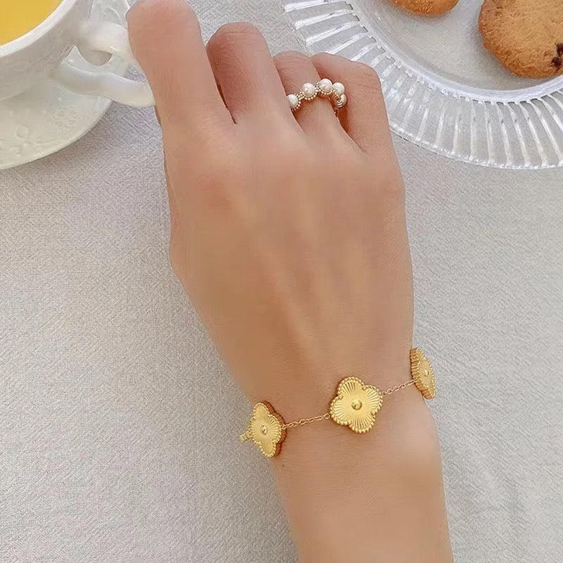 Clover Bracelet - Gold