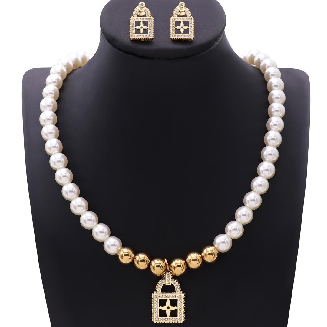 Classy Babe Set