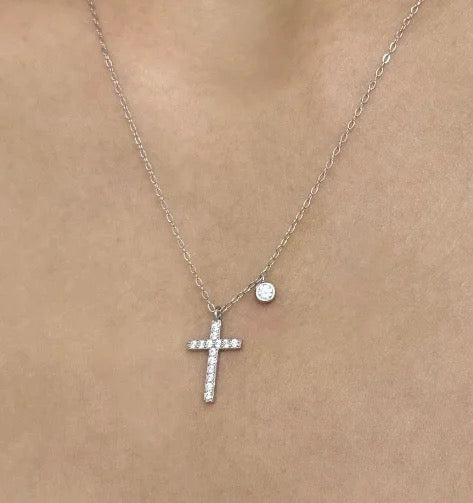 Dainty Cross Necklace - Silver