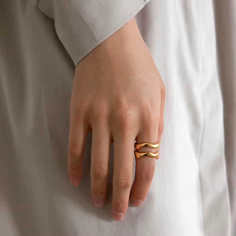 Tide wave Ring