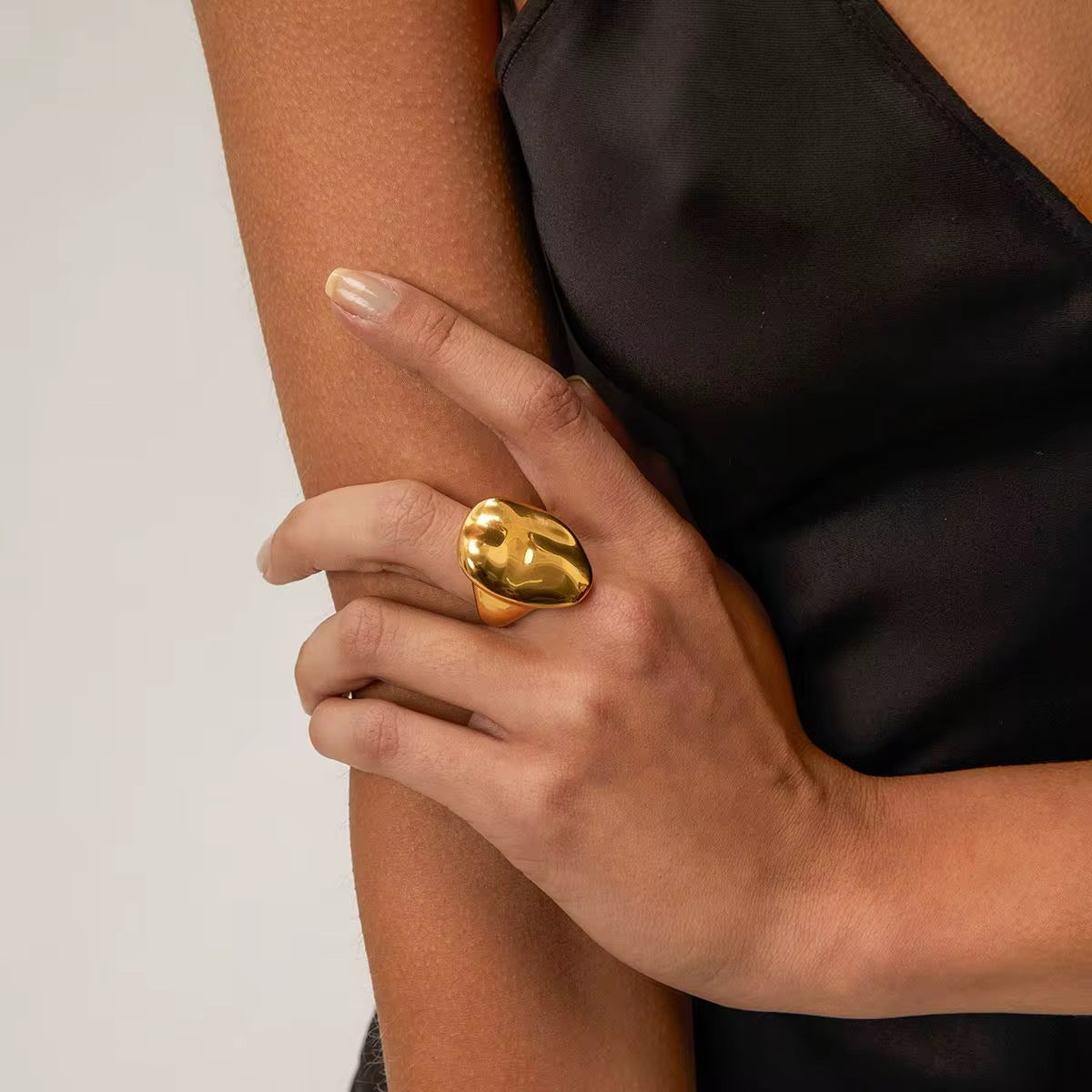 Ameera Textured Chunky Ring
