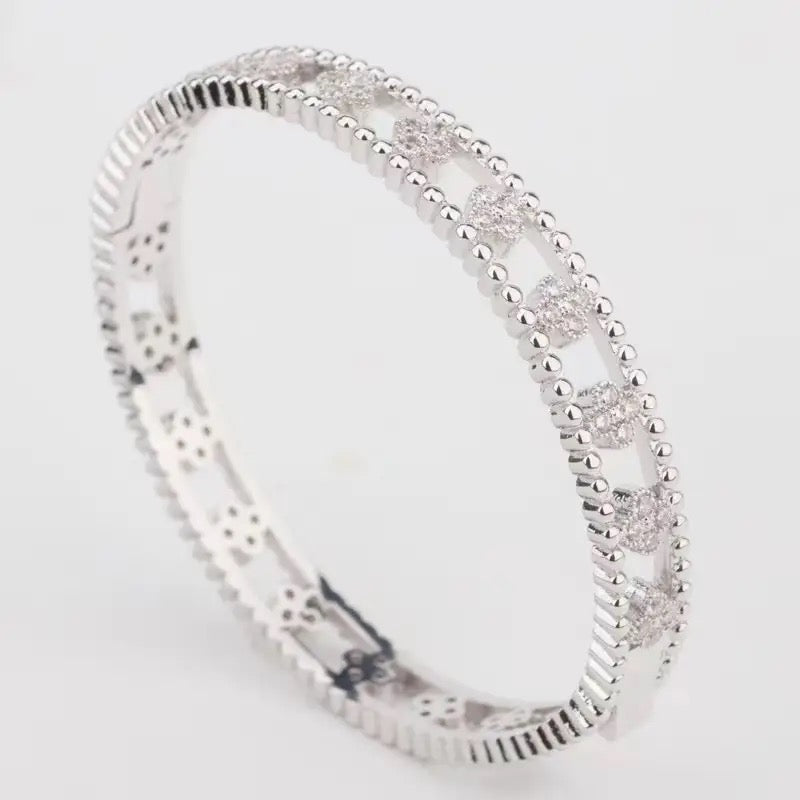 Classic Cut Clover Bracelet
