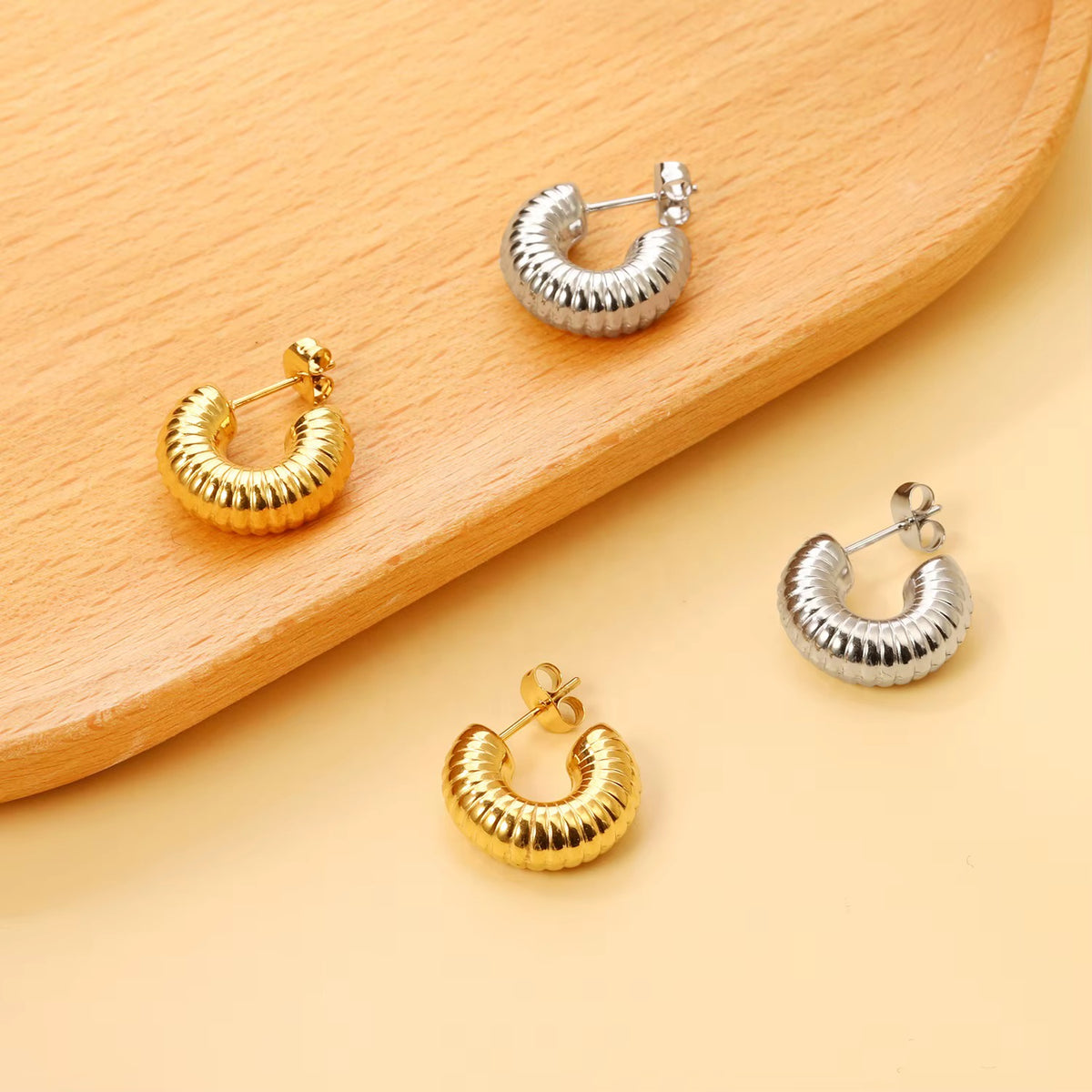 Riviera Ribbed Huggie Earrings