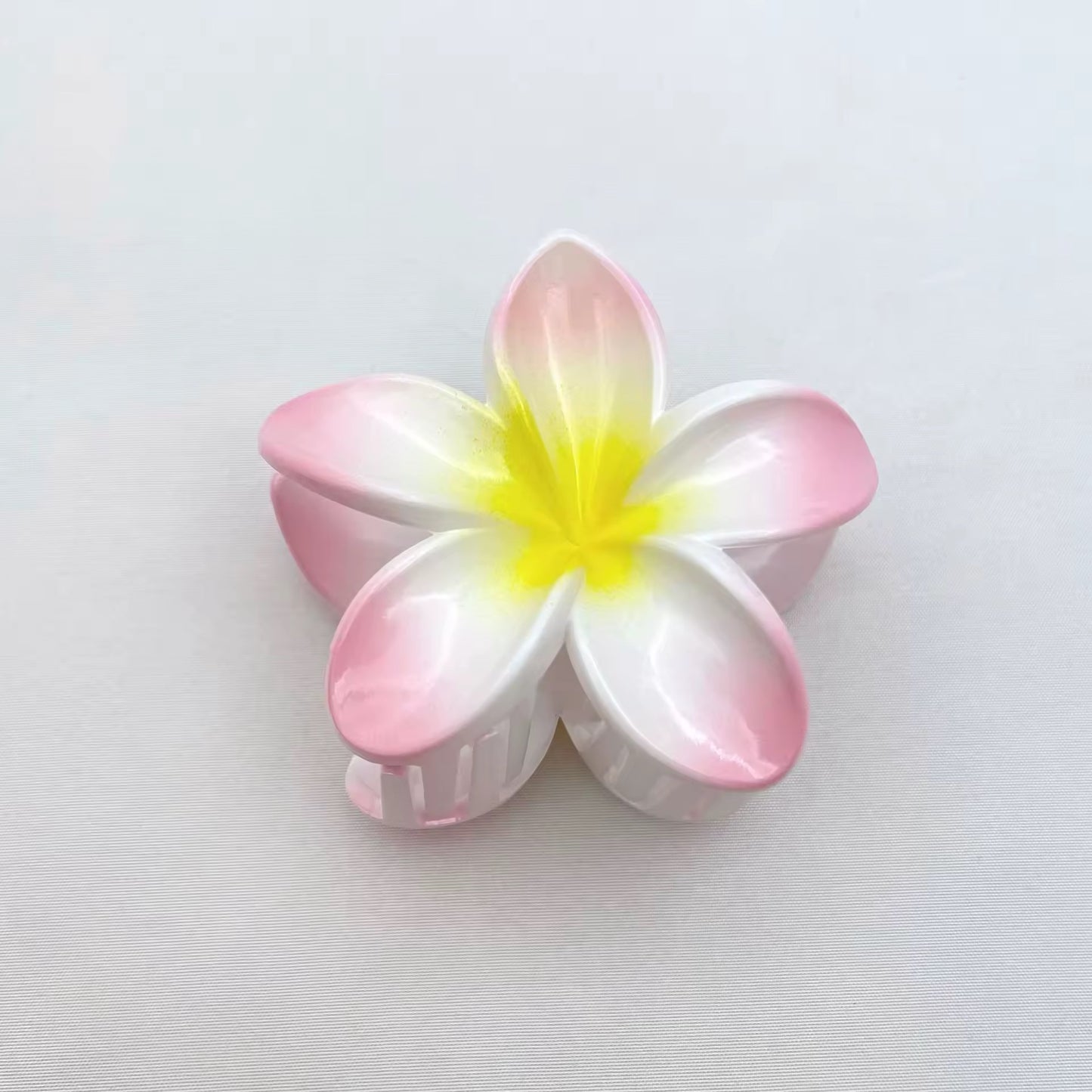 Ari Frangipani Hair Claws