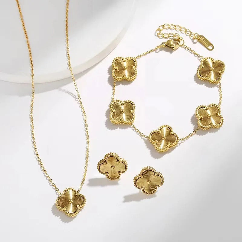 Clover Necklace - Gold