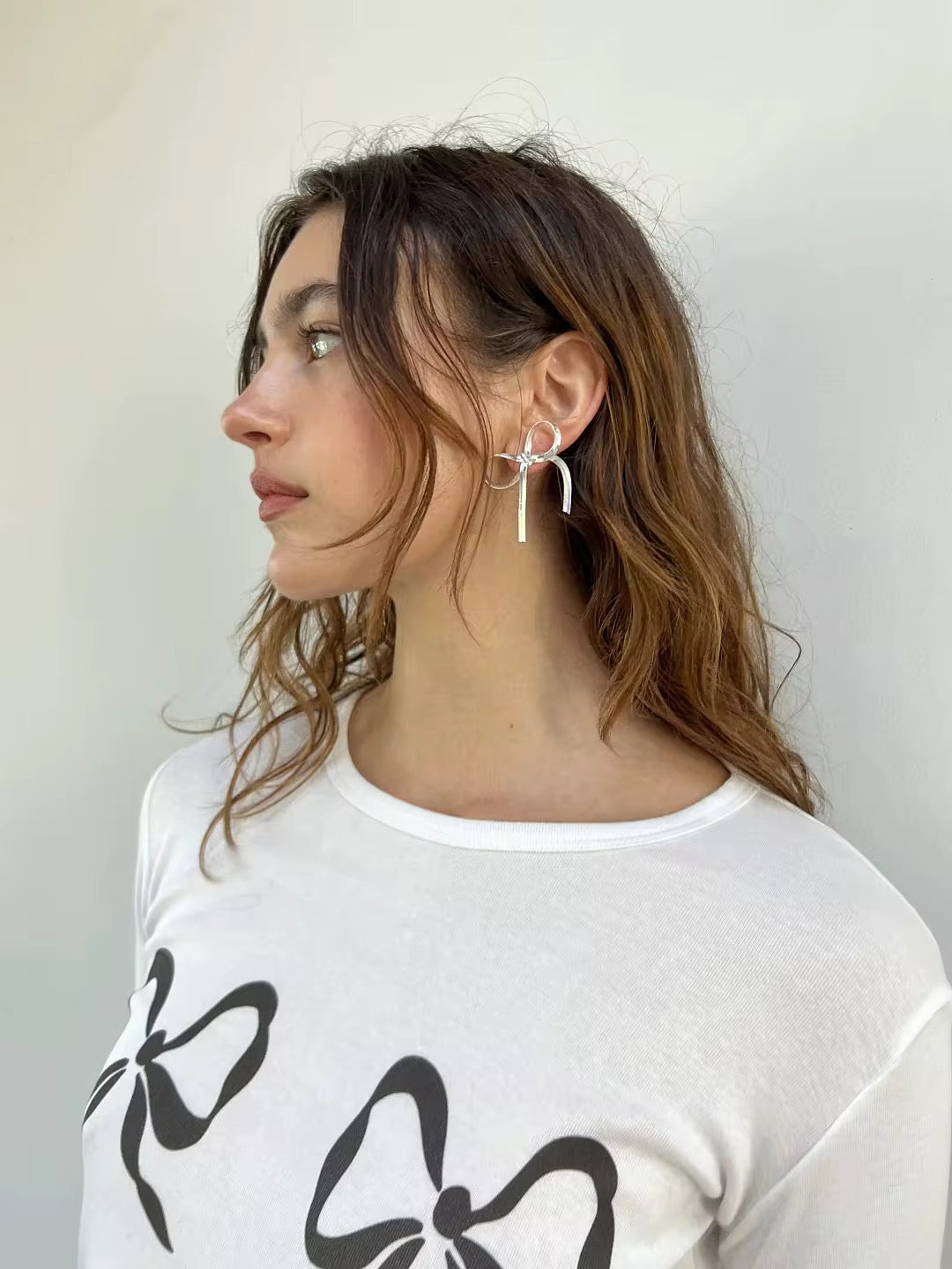 Jada Bow Stud Snake Chain Earrings