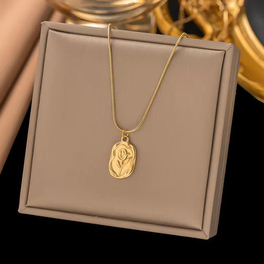 Rose Pendant Necklace
