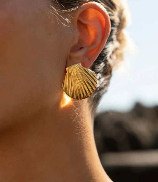 Island Shell Earrings - Gold