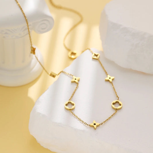 18k Gold Plated Clover Hollow Necklace