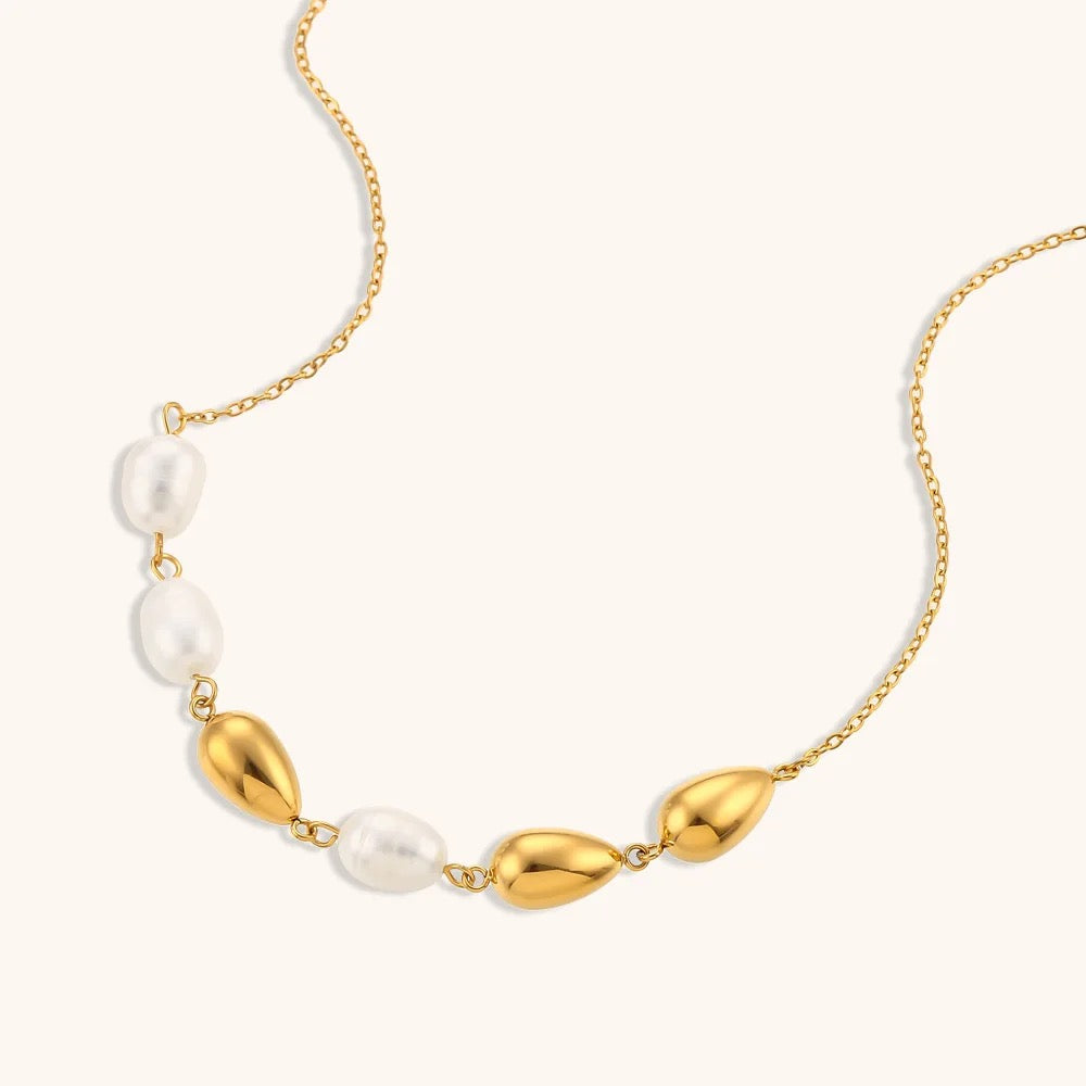 Goldie Pearl Necklace