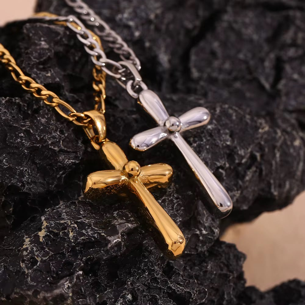 Crista Cross Necklace