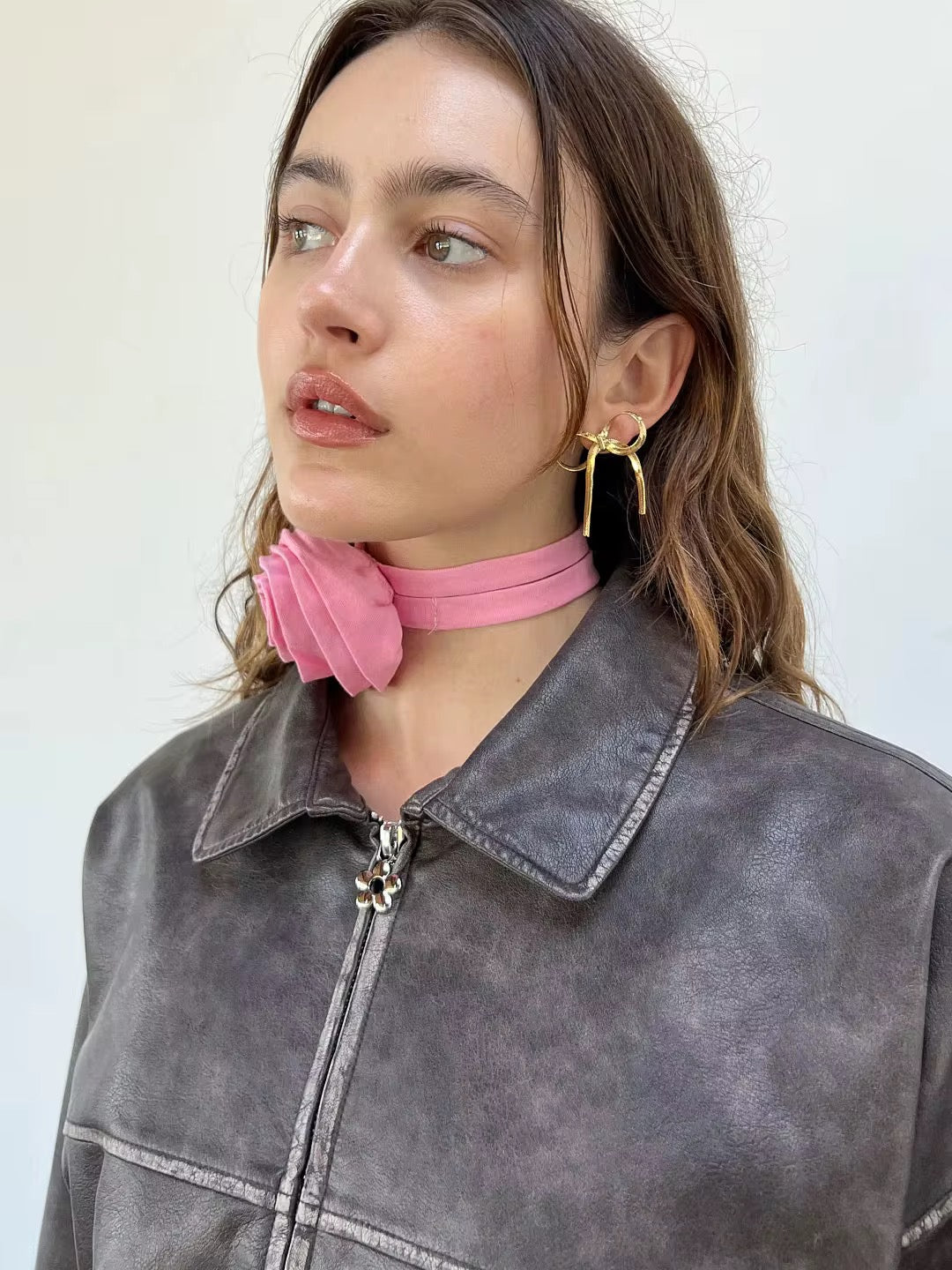 Jada Bow Stud Snake Chain Earrings